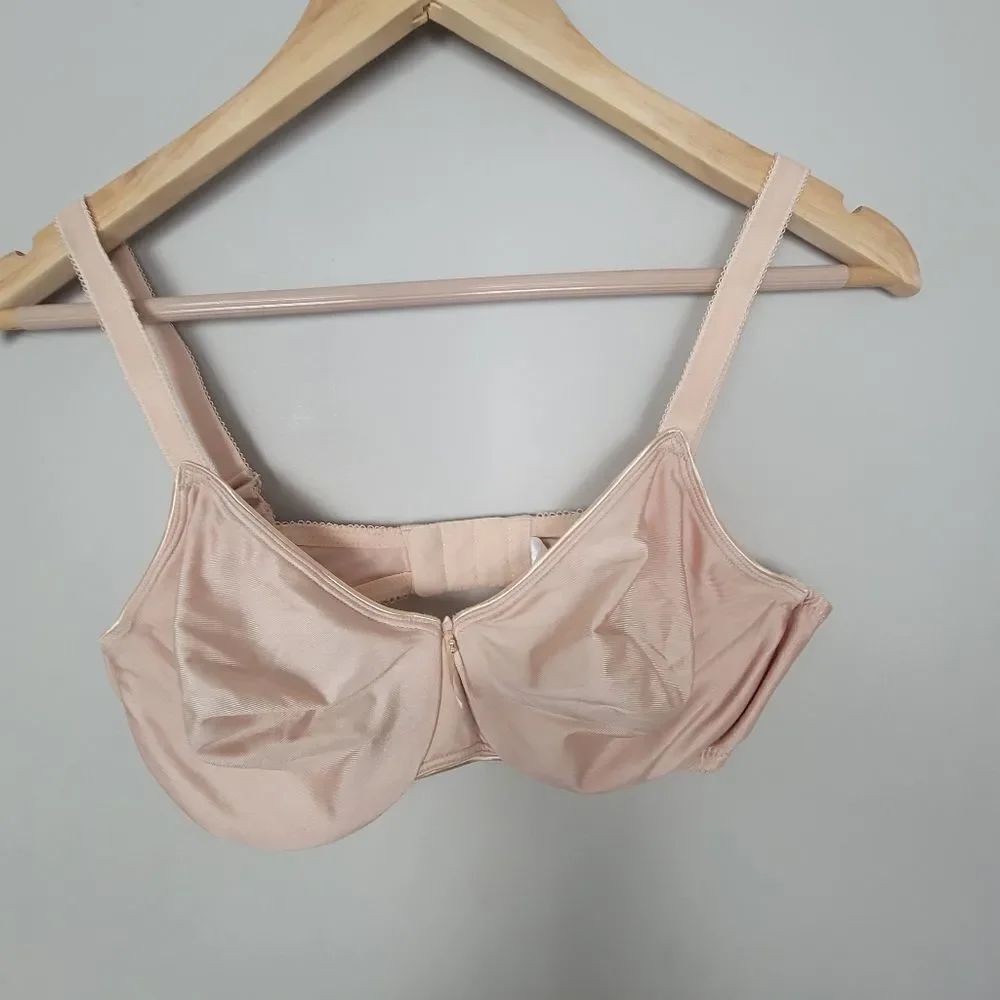 Wacoal 36D 85182 Bodysuede Seamless Underwire Satin Beige Bra